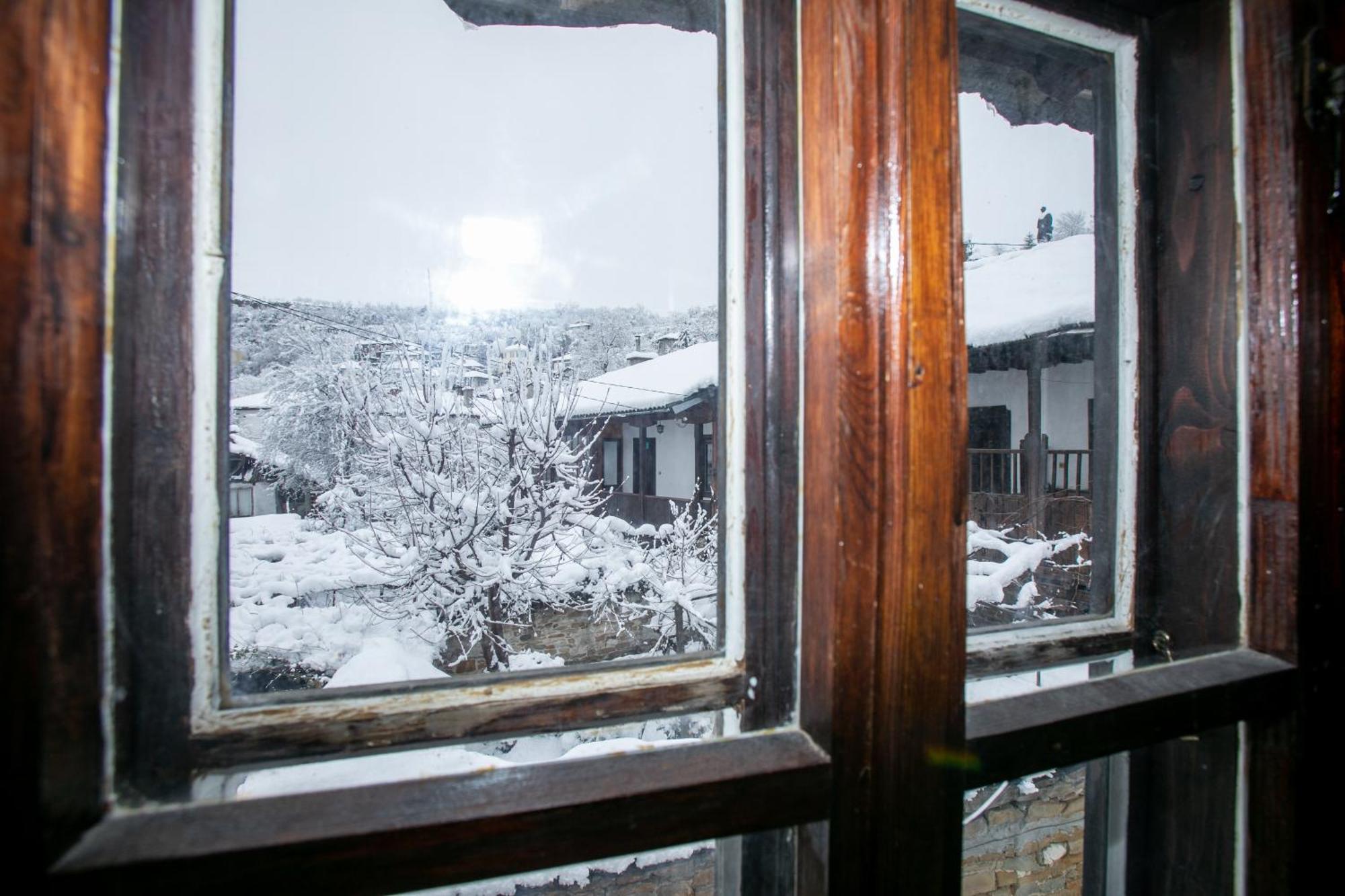 The Tinkov House In Ловеч Стая снимка