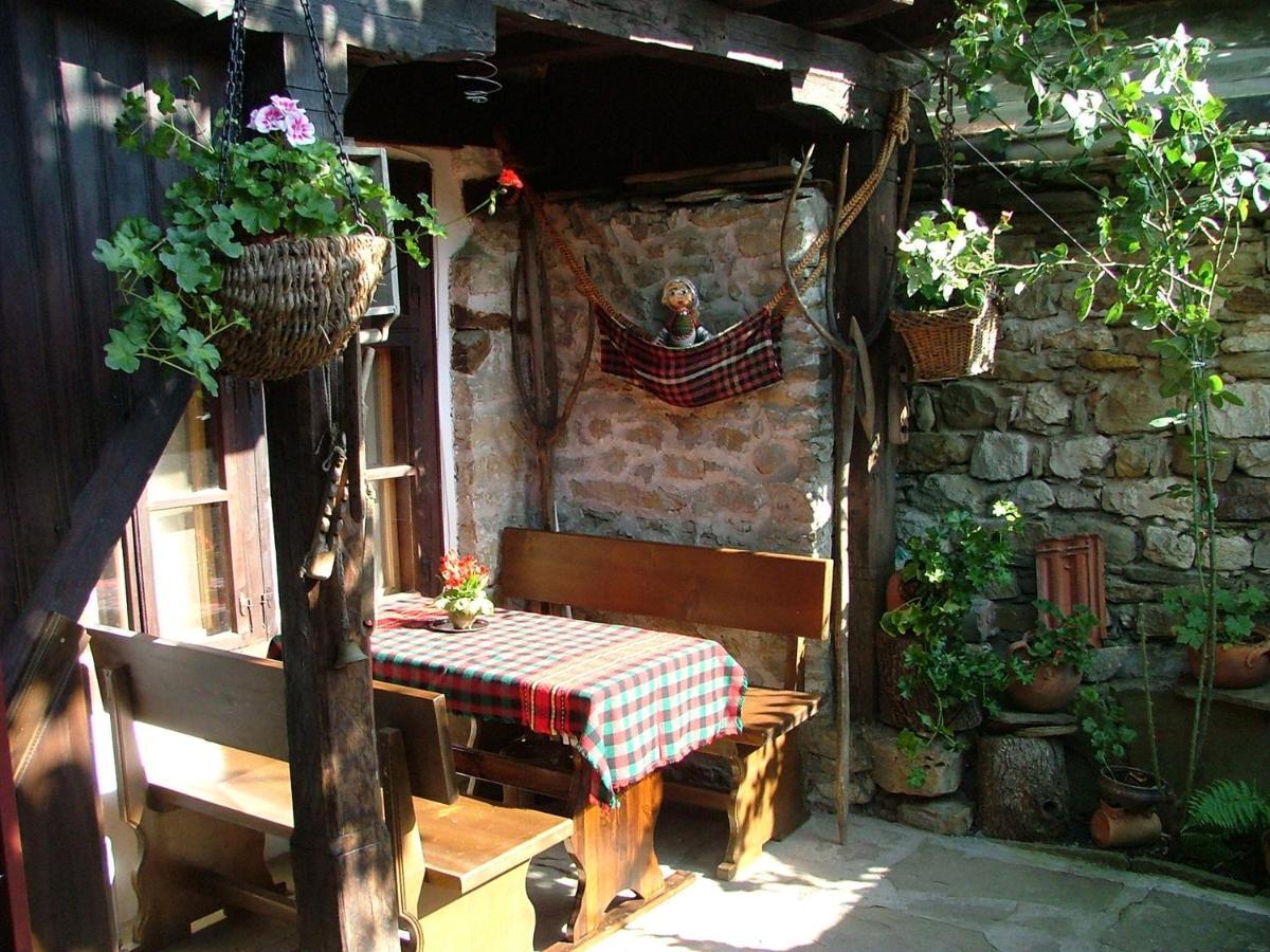 The Tinkov House In Ловеч Екстериор снимка