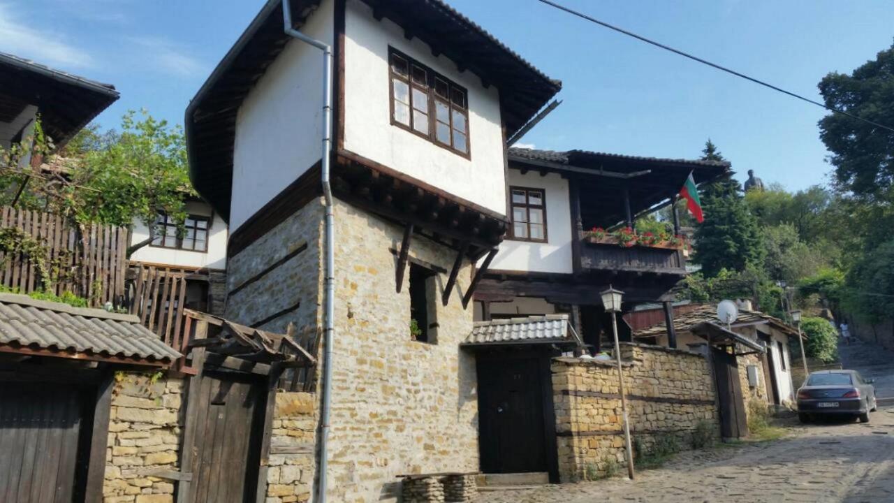 The Tinkov House In Ловеч Екстериор снимка